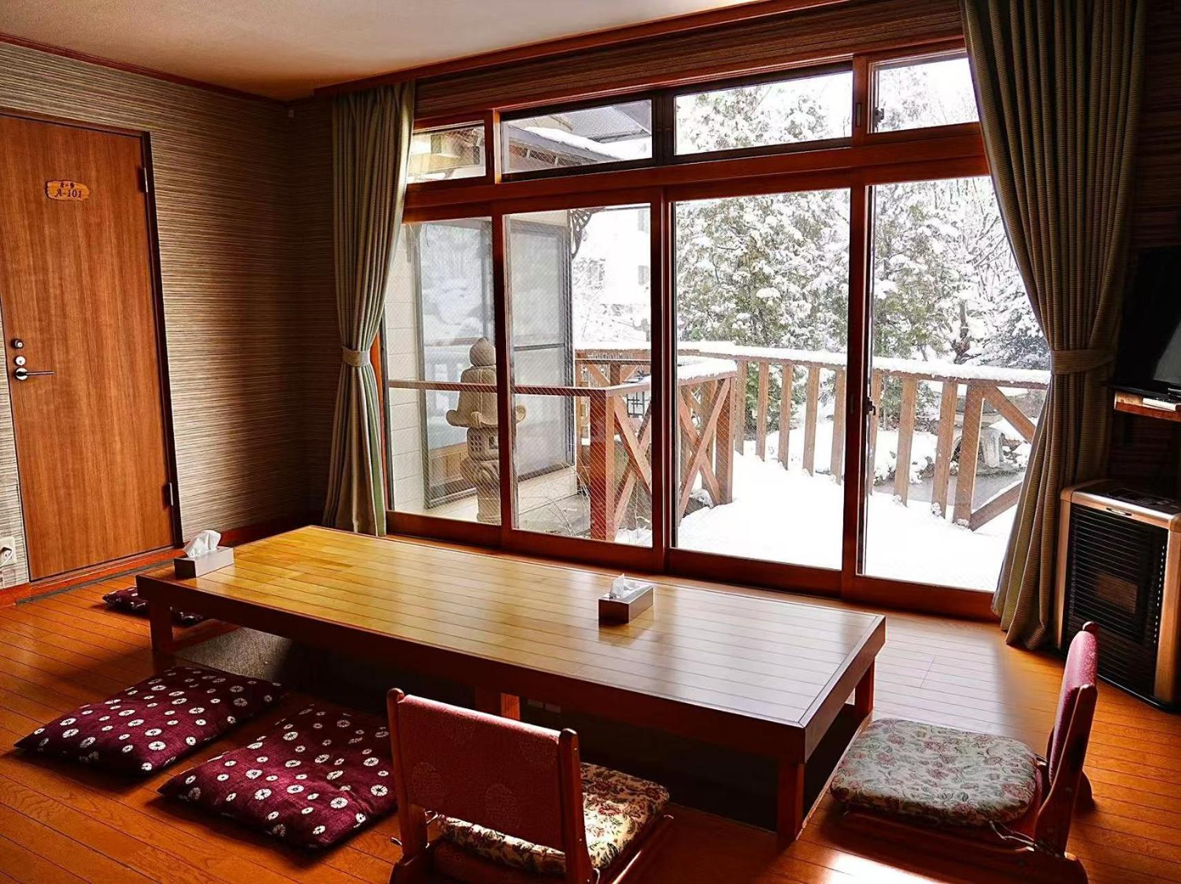 Plum House 3*