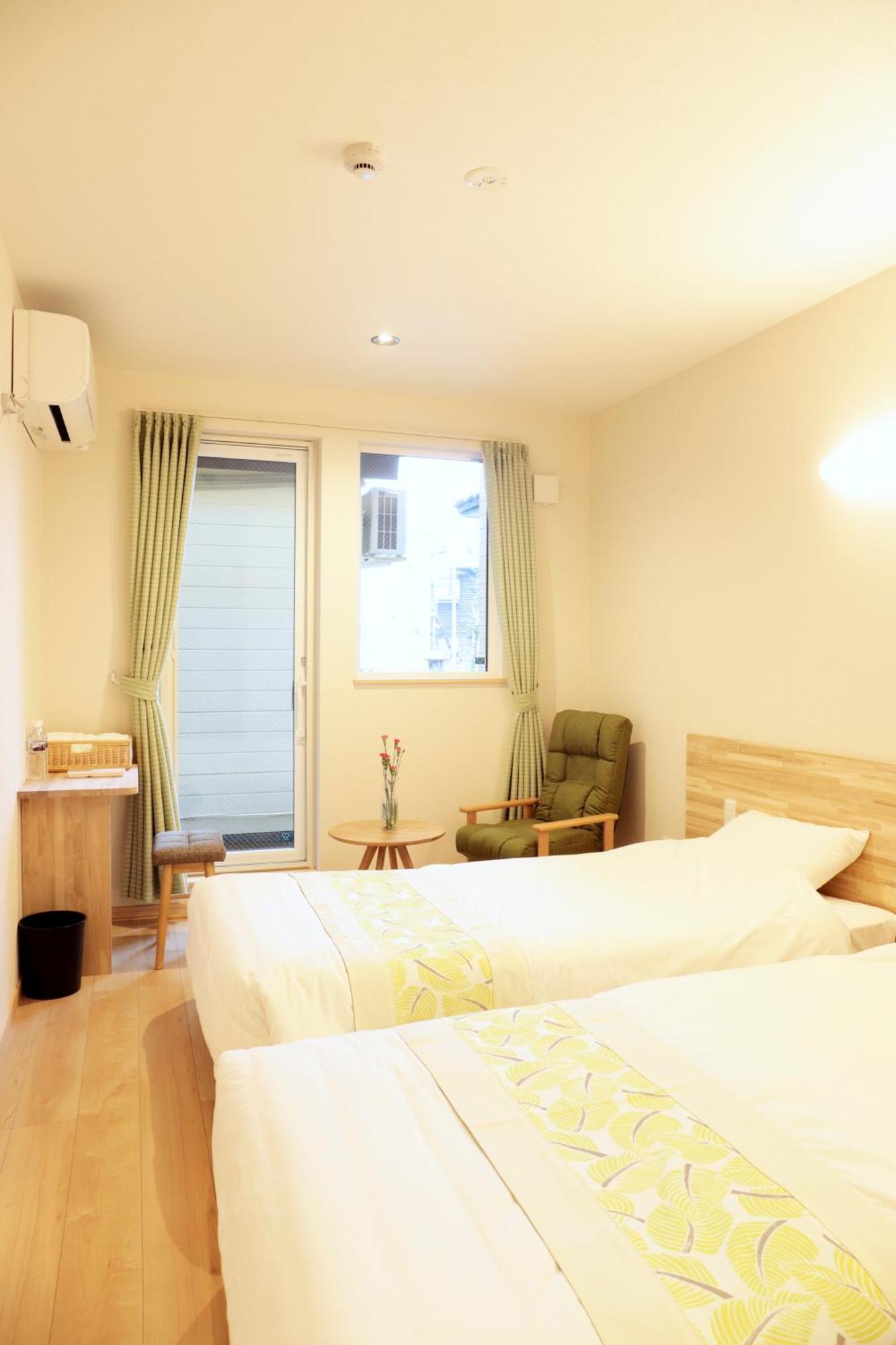 Plum House 3*